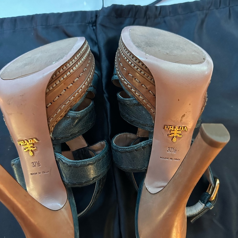 Authentic PRADA PLATFORM SHOES - Picture 4 of 6
